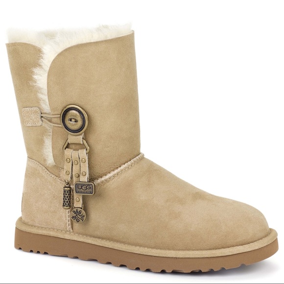 UGG | AZALEA Cozy Winter Boots in Sand (Size 6) | NEW IN BOX Condition - Picture 2 of 16